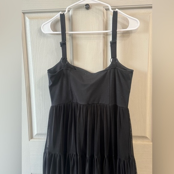 Black Sleeveless Dress - Picture 5 of 5